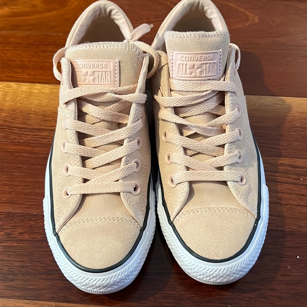 Pink low top suede converse